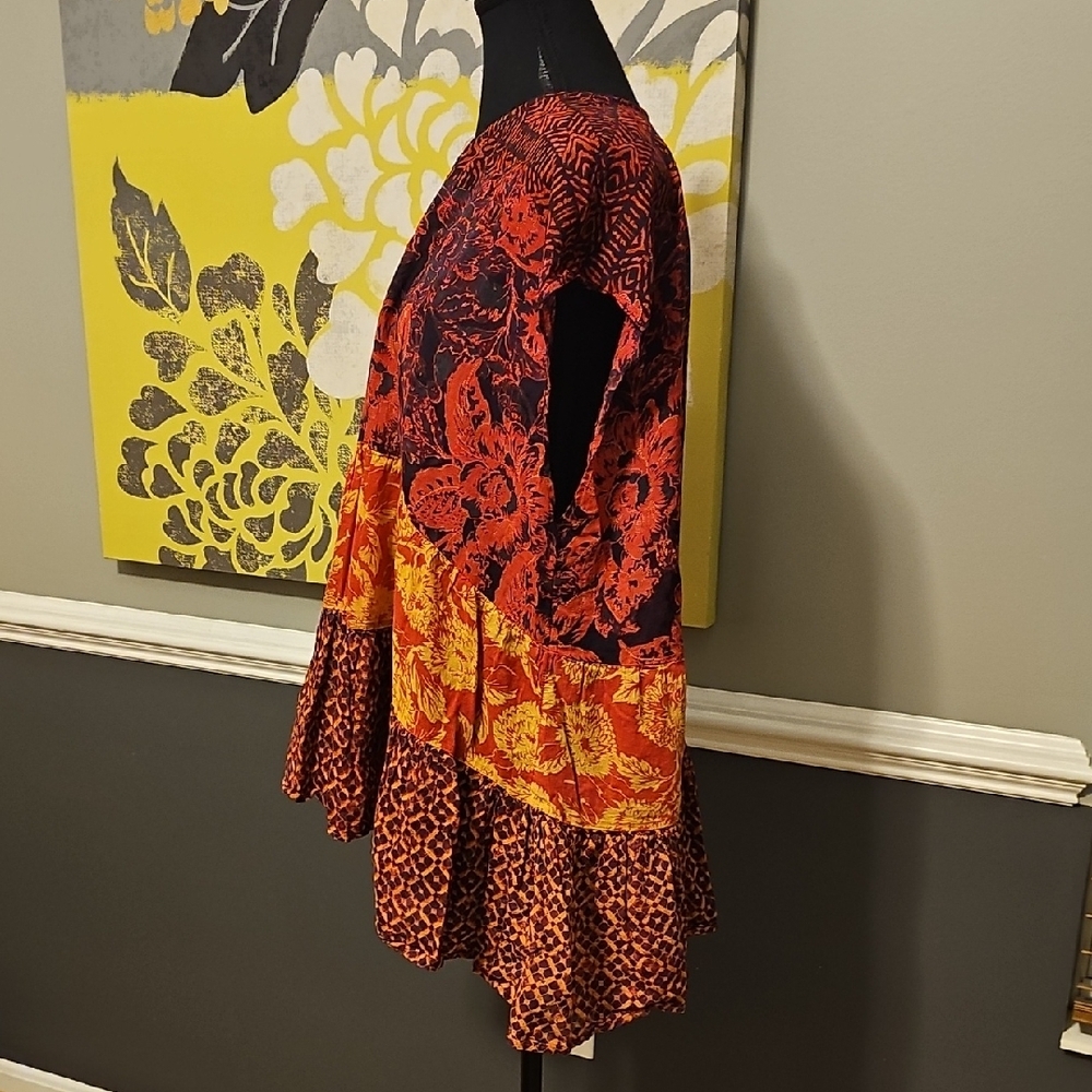 Free People Boho Mixed Floral Tiered Keyhole Tunic in Red and Orange - Picture 5 of 6